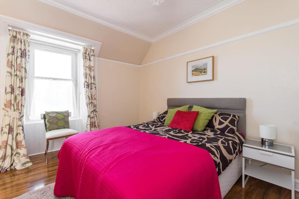 Ferienhaus Abercorn Semi-detached House Edinburgh